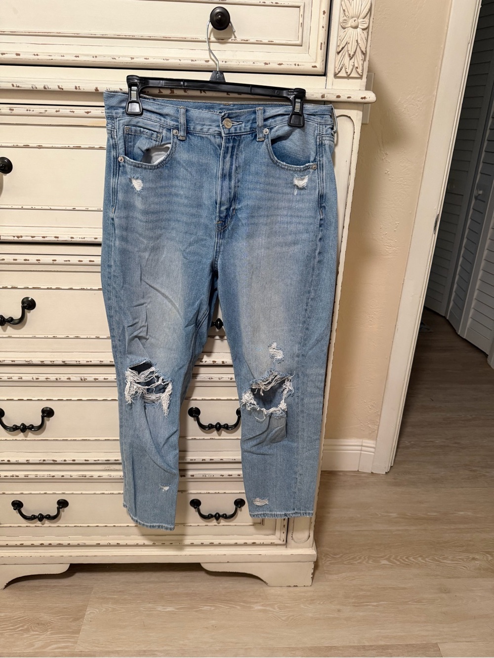 American Eagle Outfitters Light Blue Distressed Boot Cut Jeans